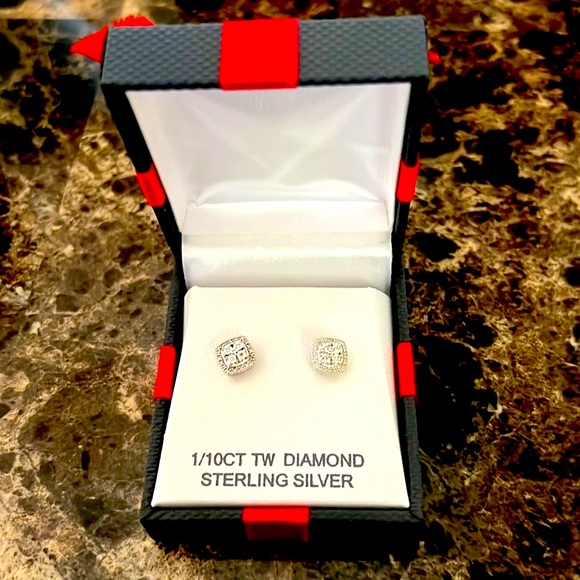 New Diamond 1/10 ct sterling silver earning - Picture 6 of 13